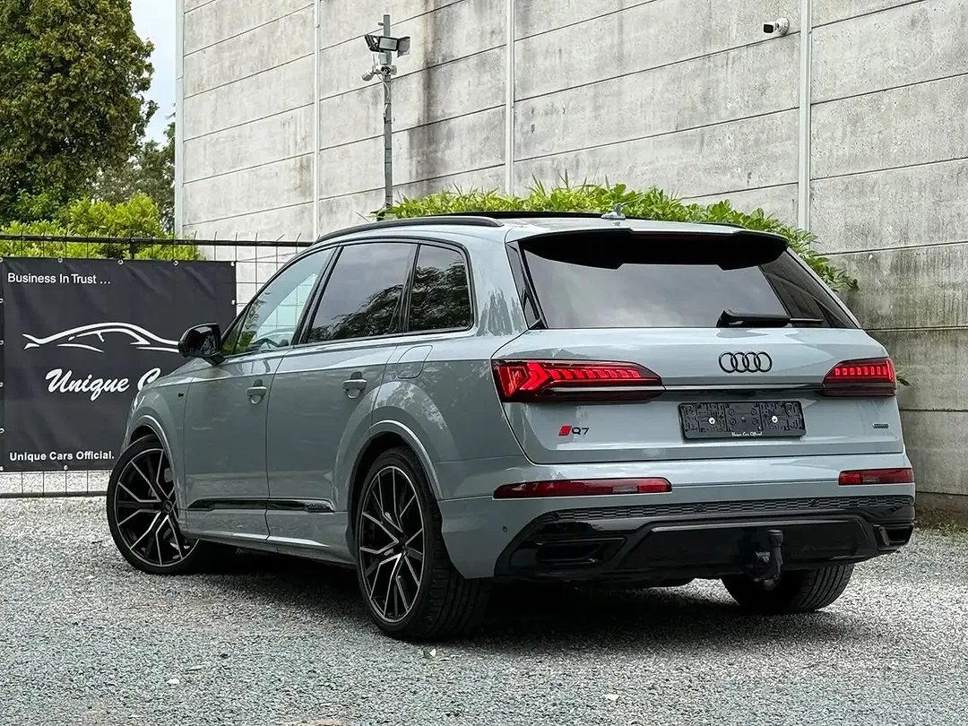 Audi Q7 - Thumbnail 2