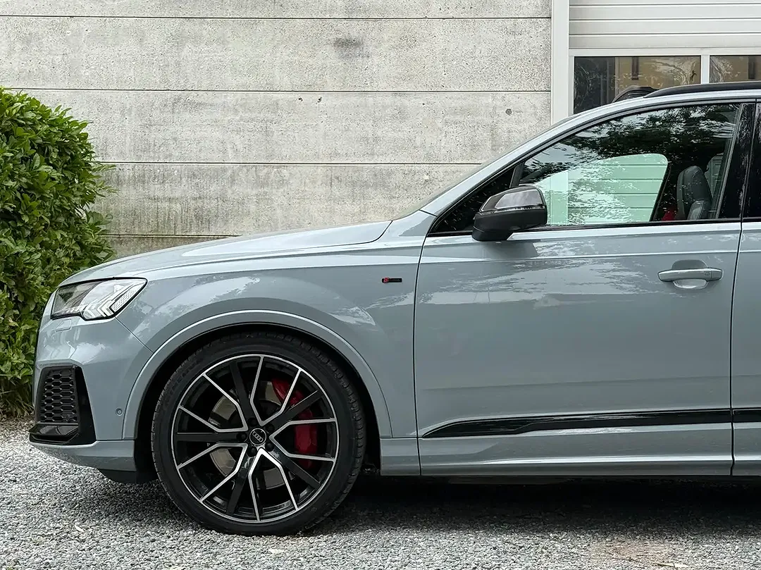 Audi Q7 - Thumbnail 6