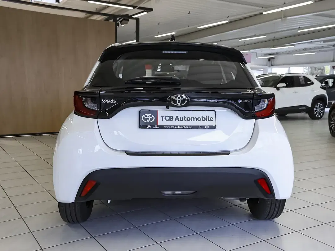 Toyota Yaris - Thumbnail 4