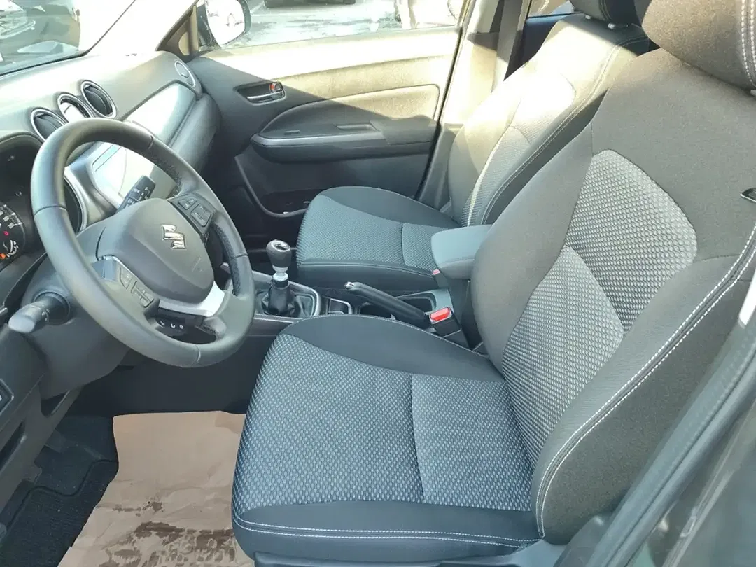 Suzuki Vitara - Thumbnail 8
