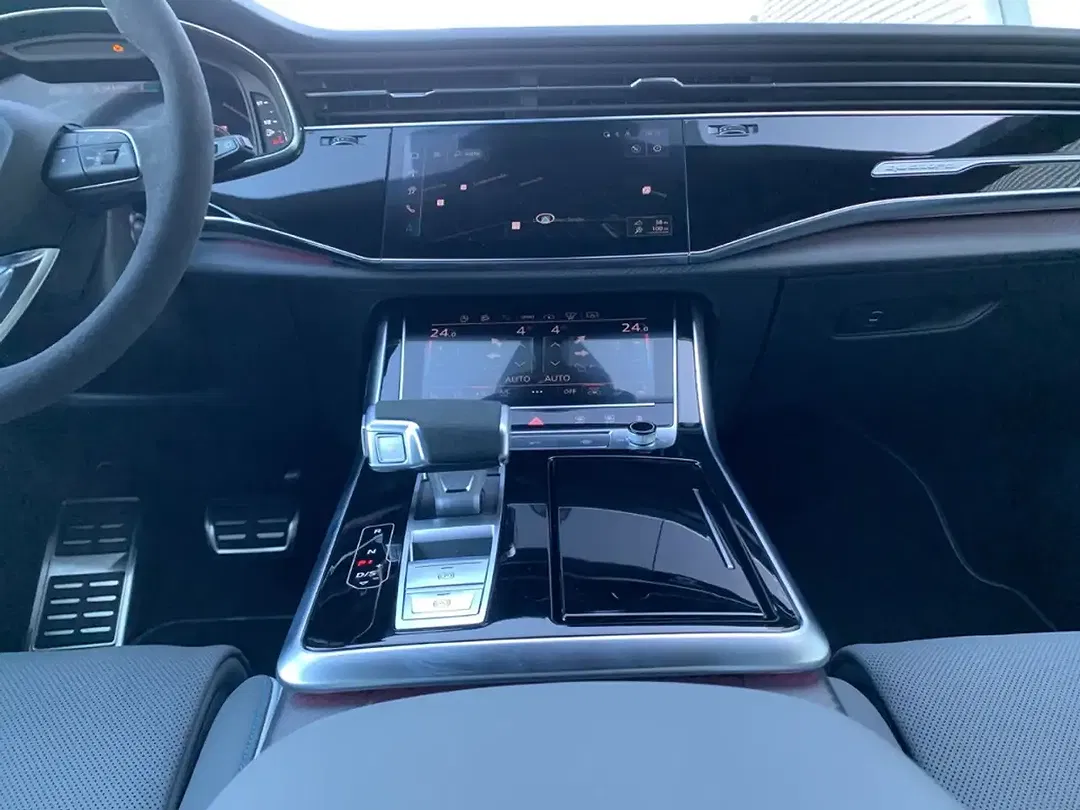 Audi Q8 - Thumbnail 13