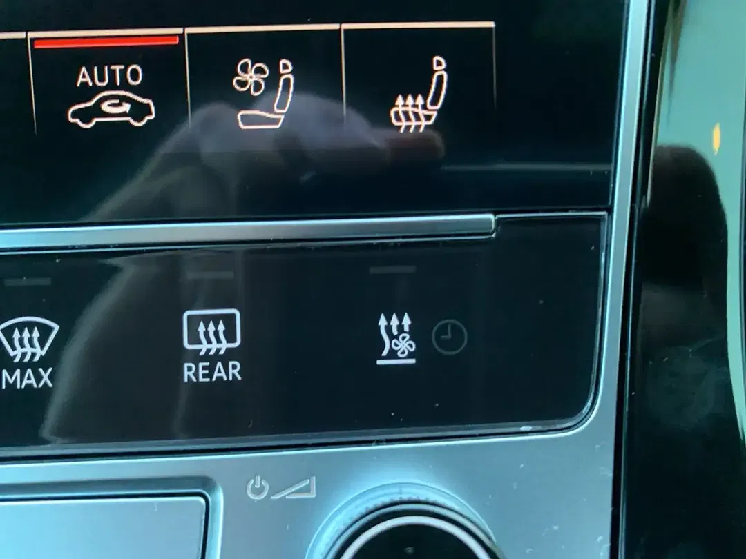 Audi Q8 - Thumbnail 25