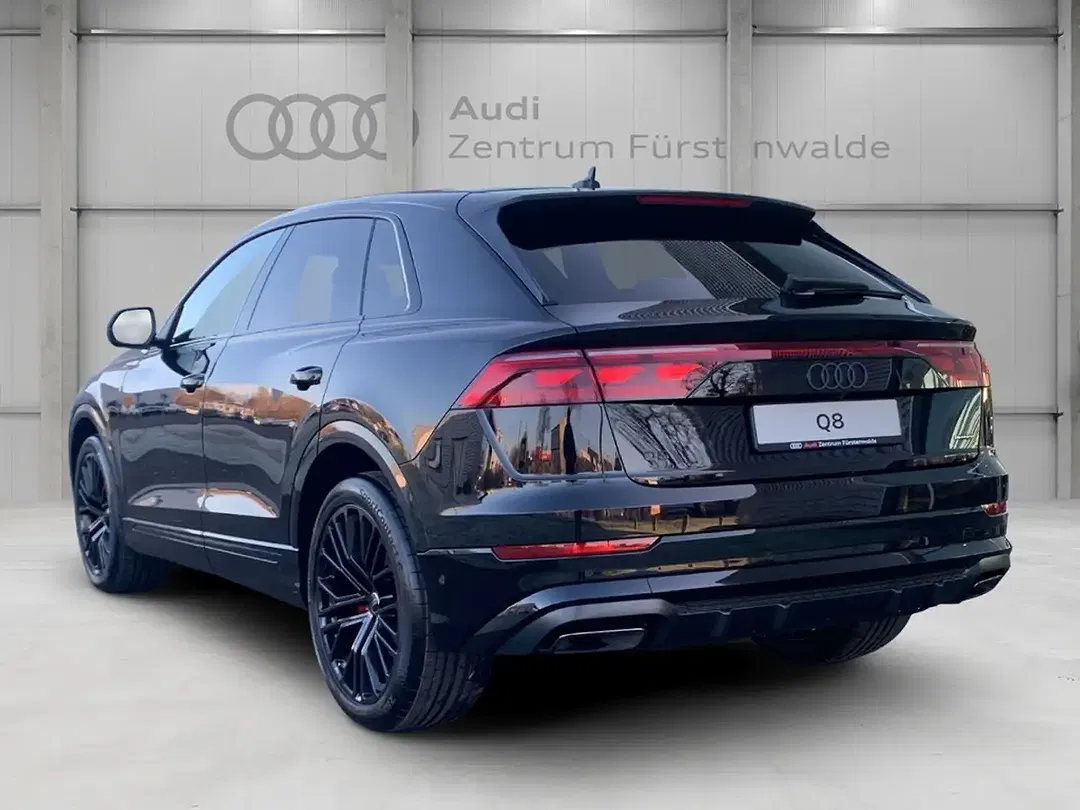 Audi Q8 - Thumbnail 3