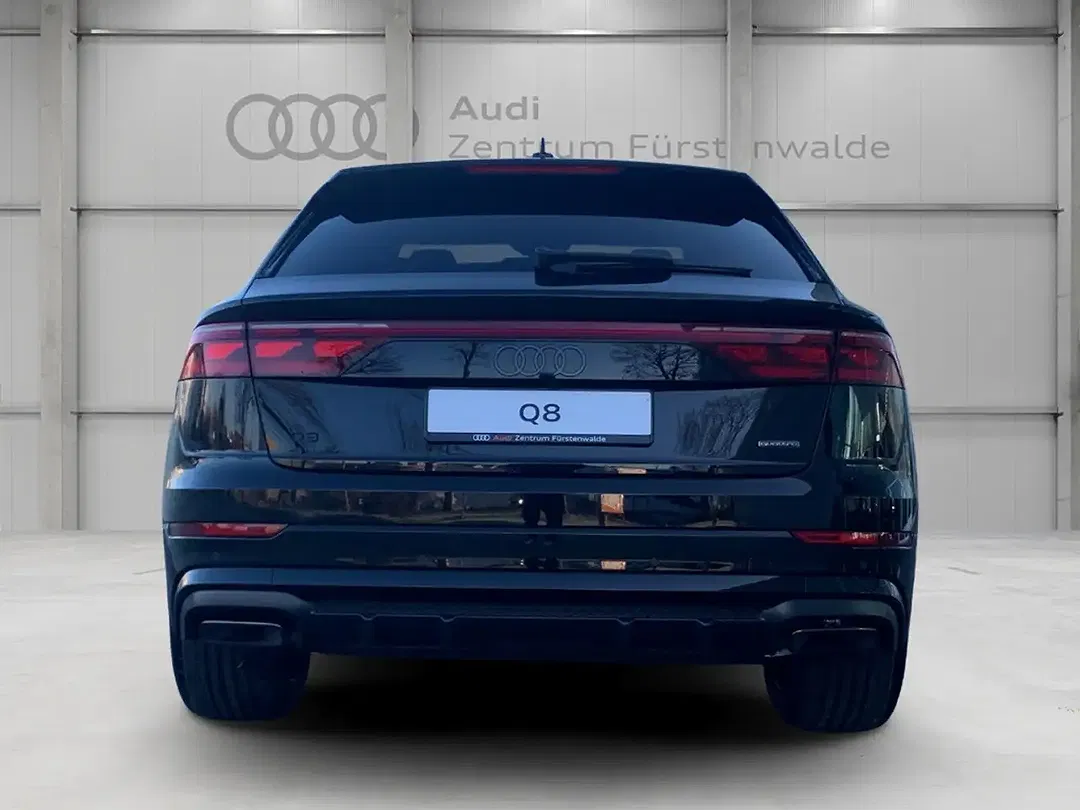 Audi Q8 - Thumbnail 4