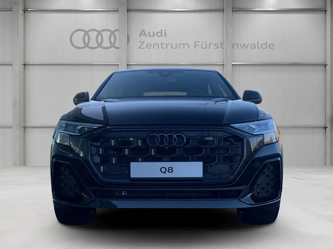 Audi Q8 - Thumbnail 5