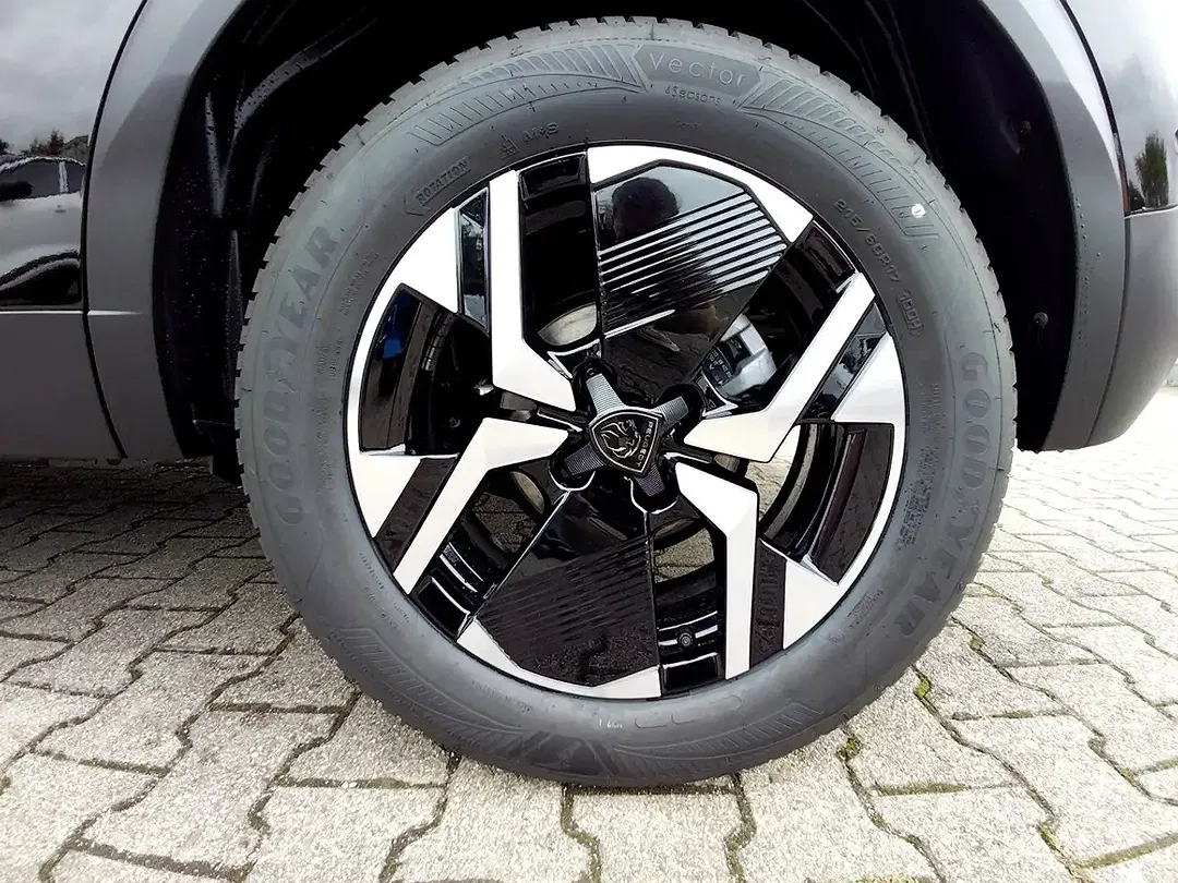 Peugeot 2008 - Thumbnail 11