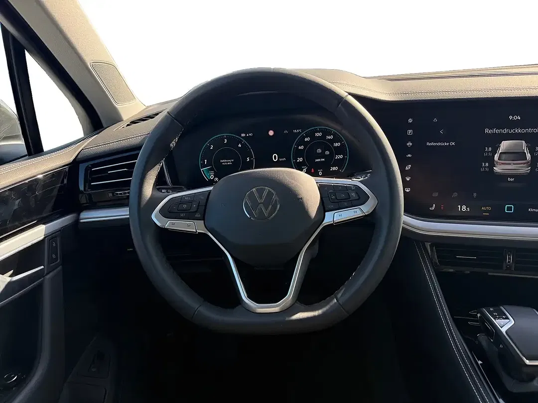 Volkswagen Touareg - Thumbnail 13