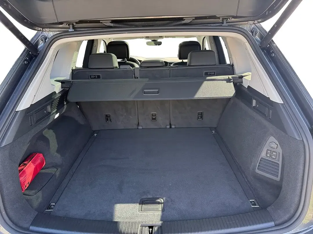 Volkswagen Touareg - Thumbnail 6