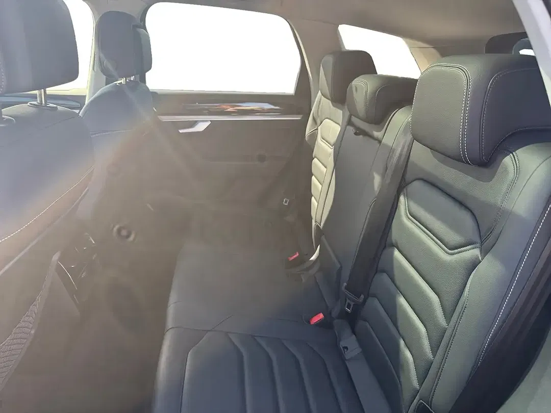 Volkswagen Touareg - Thumbnail 9