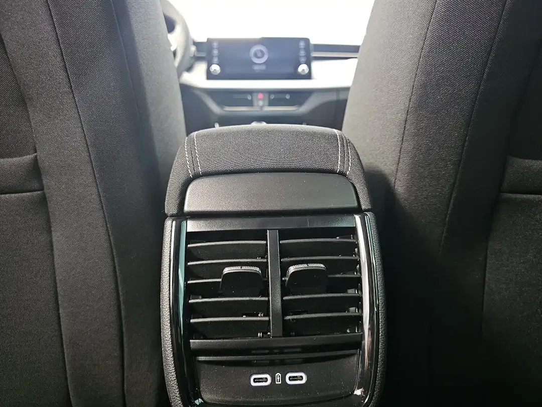 Skoda Kamiq - Thumbnail 9