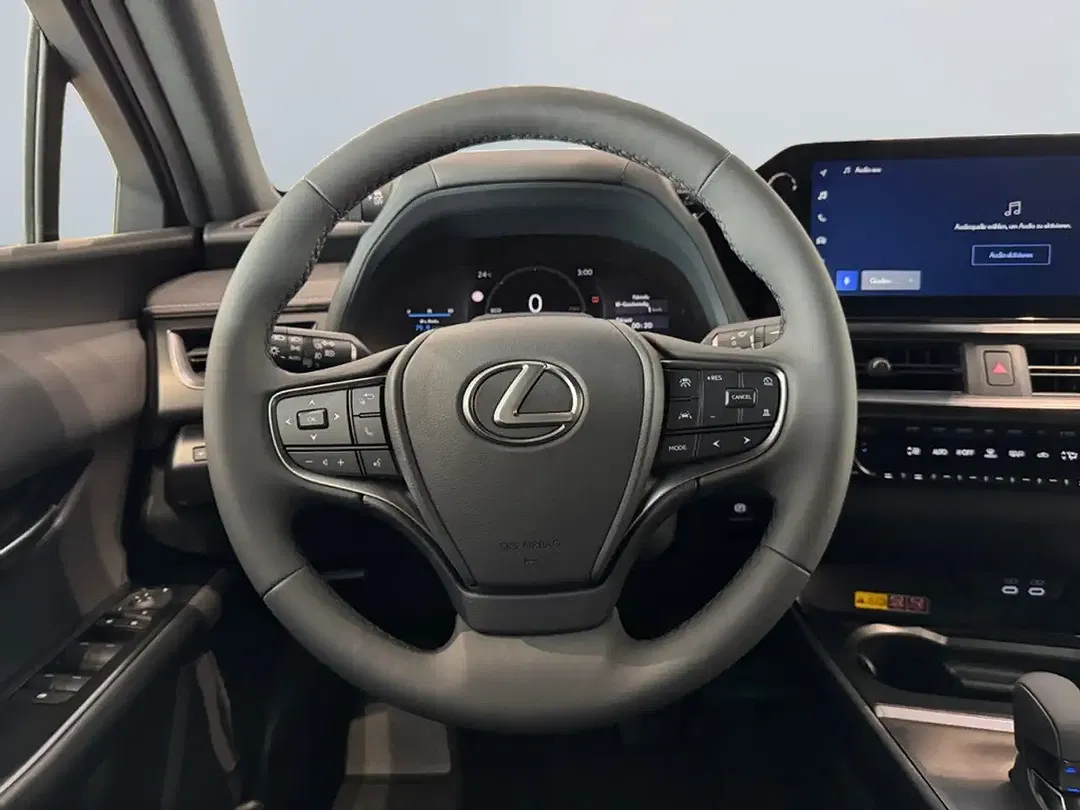 Lexus UX 300h - Thumbnail 10
