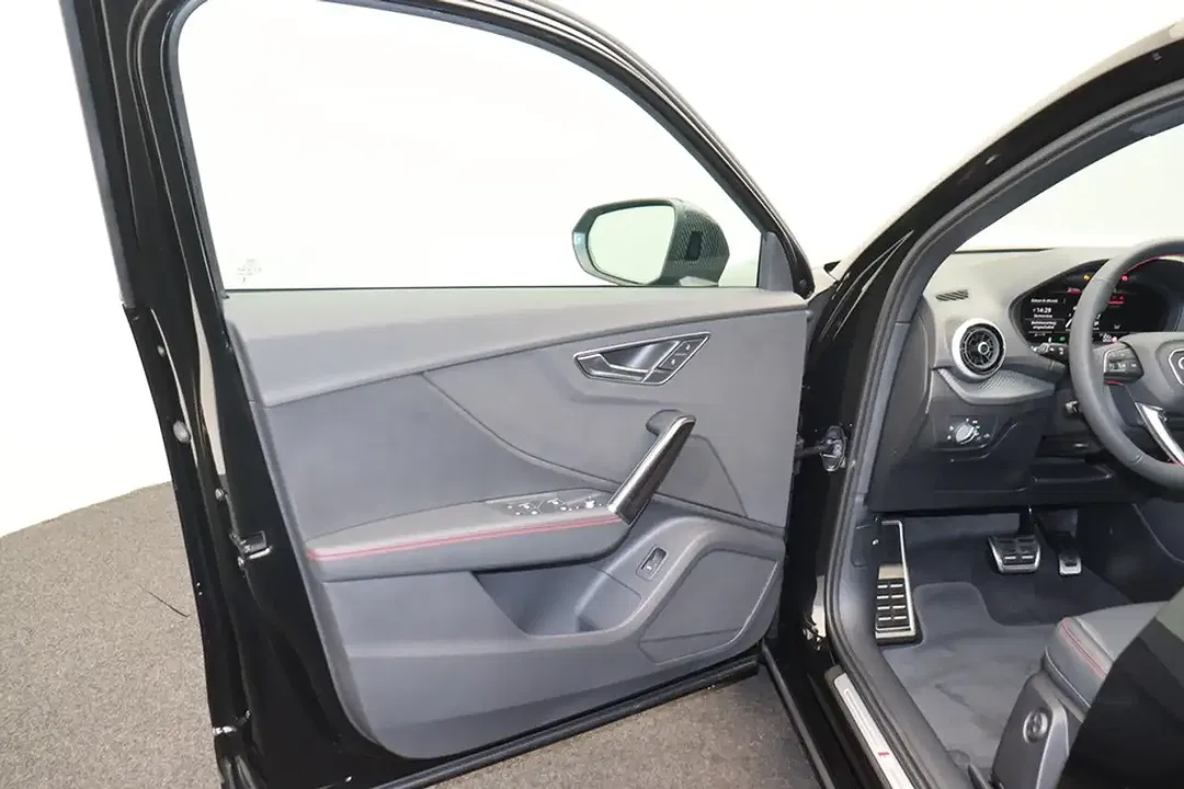 Audi SQ2 - Thumbnail 7