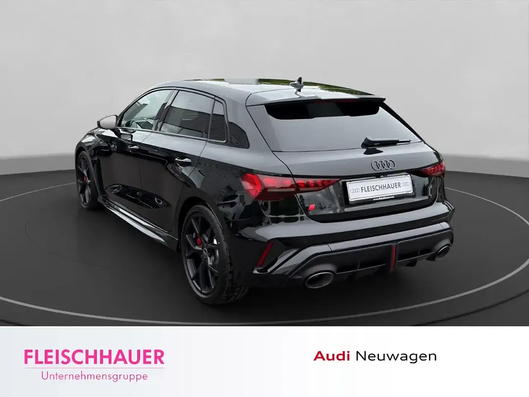 Audi RS3 - Thumbnail 3