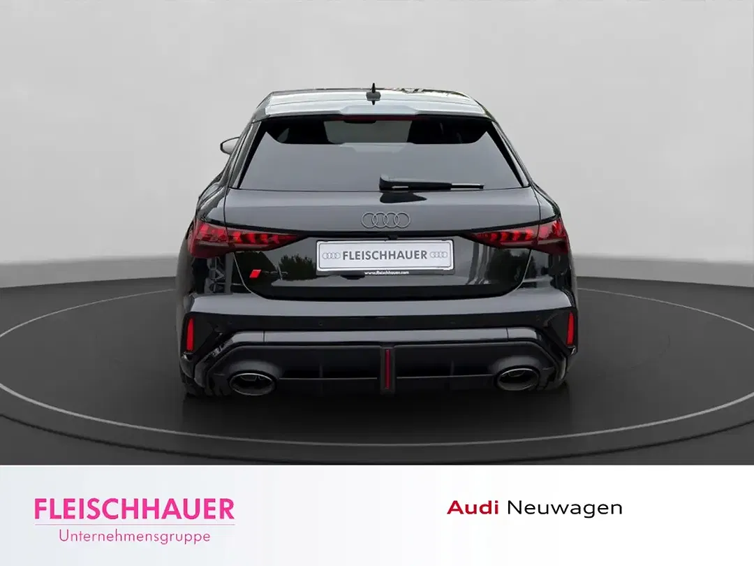 Audi RS3 - Thumbnail 4