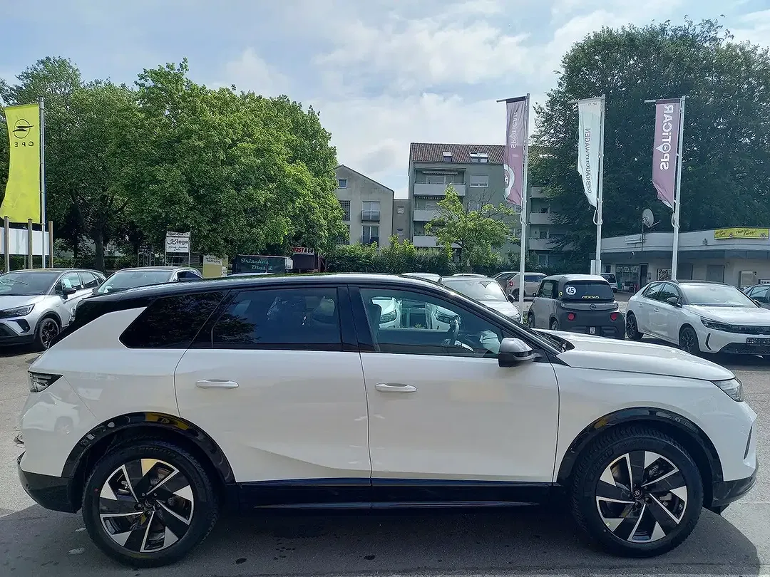 Opel Grandland X - Thumbnail 3