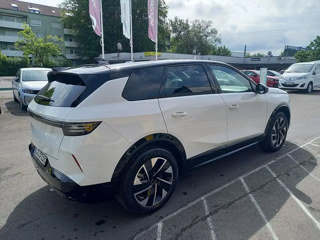 Opel Grandland X - Thumbnail 4