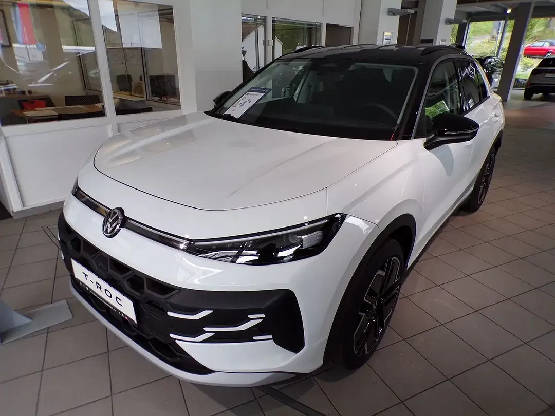 Volkswagen T-Roc - Thumbnail 2