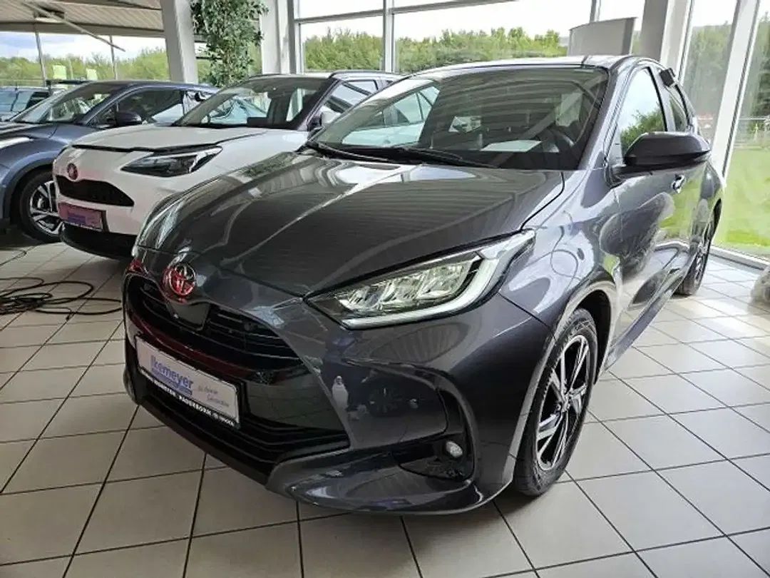 Toyota Yaris - Thumbnail 1