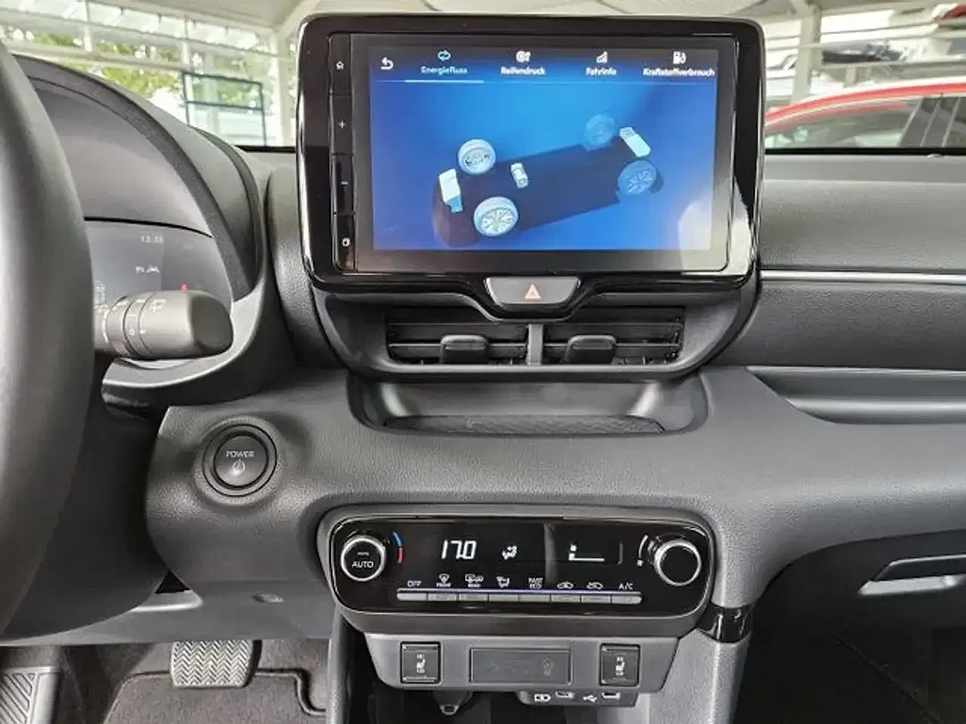 Toyota Yaris - Thumbnail 12