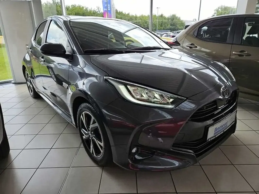 Toyota Yaris - Thumbnail 2