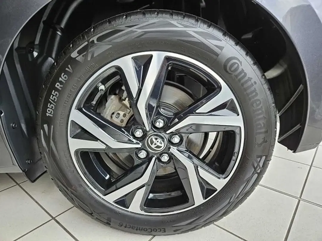Toyota Yaris - Thumbnail 5
