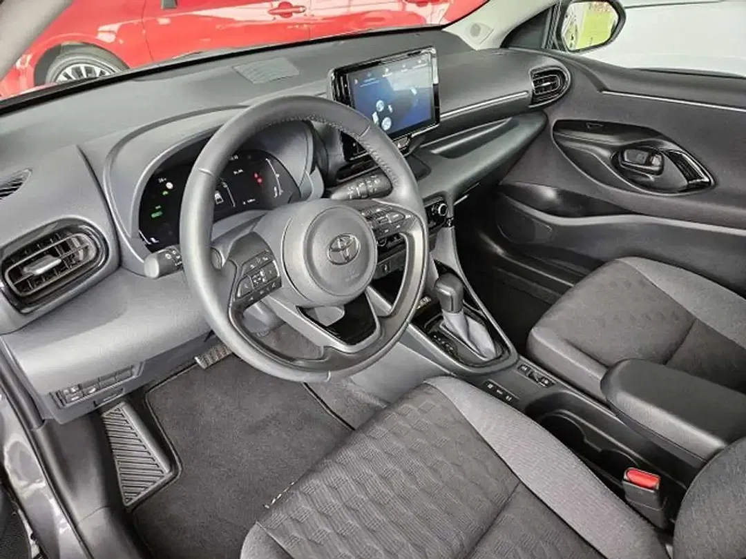 Toyota Yaris - Thumbnail 8