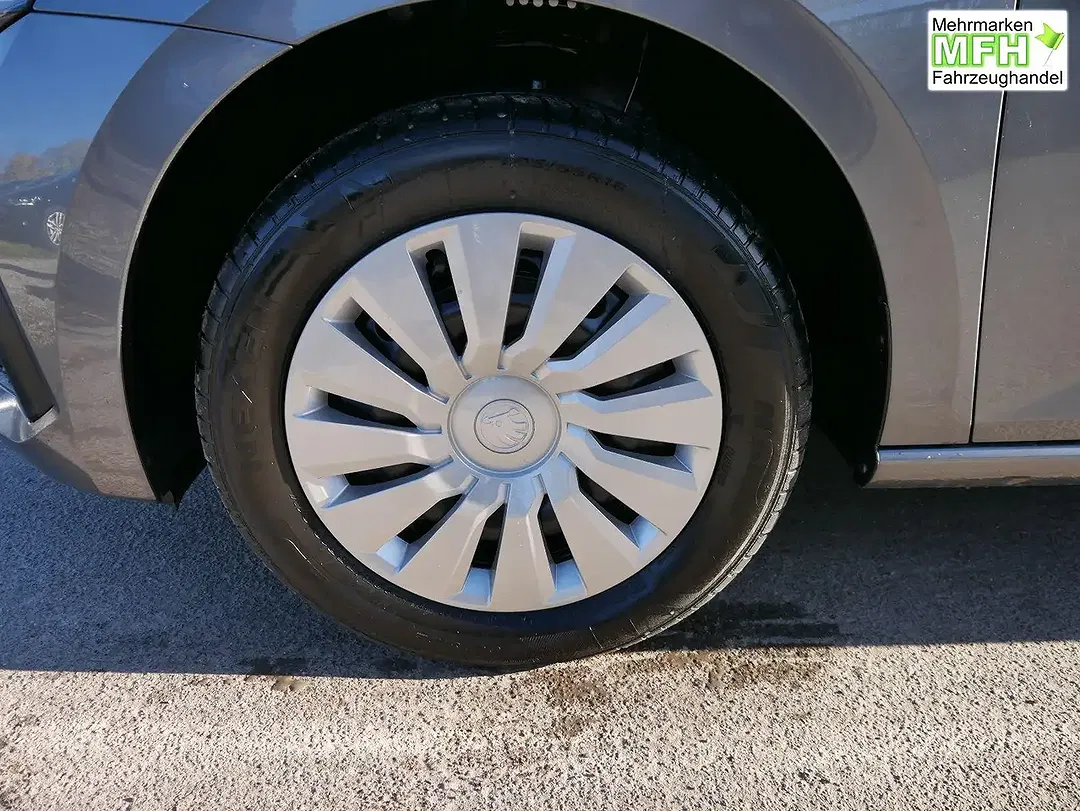 Skoda Scala - Thumbnail 3