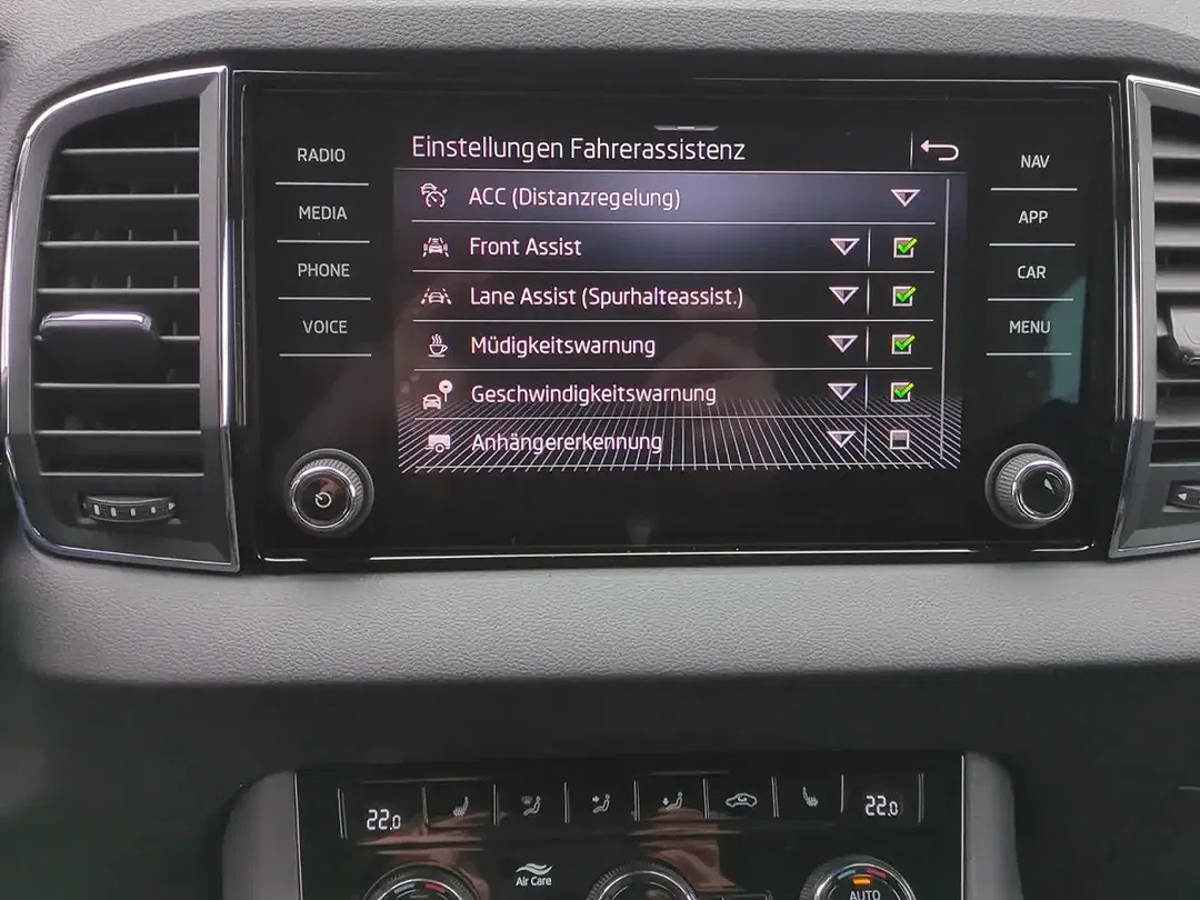 Skoda Karoq - Thumbnail 11