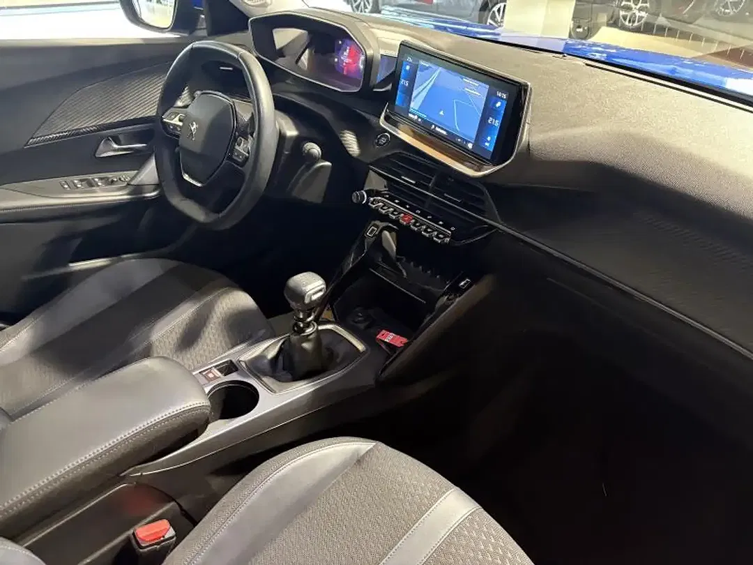 Peugeot 2008 - Thumbnail 2