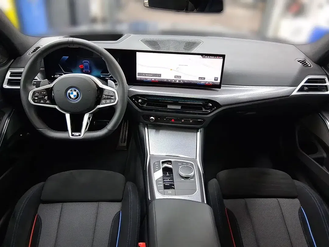 BMW 330 - Thumbnail 10