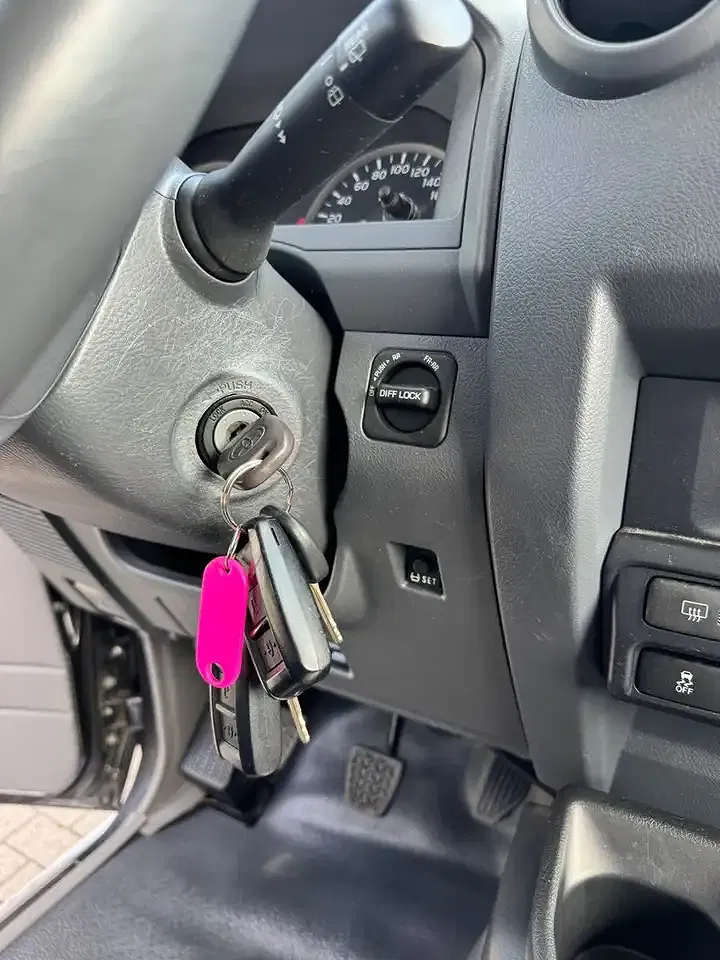 Toyota Land Cruiser - Thumbnail 5