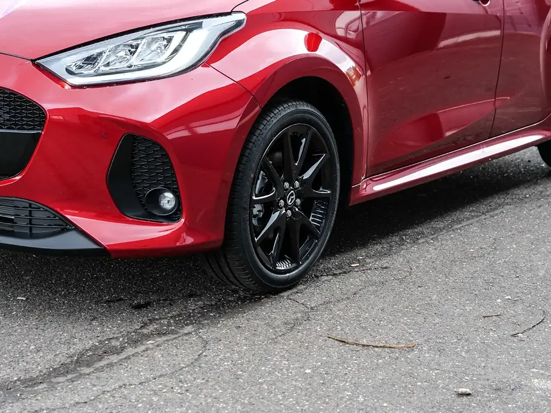 Mazda 2 - Thumbnail 3