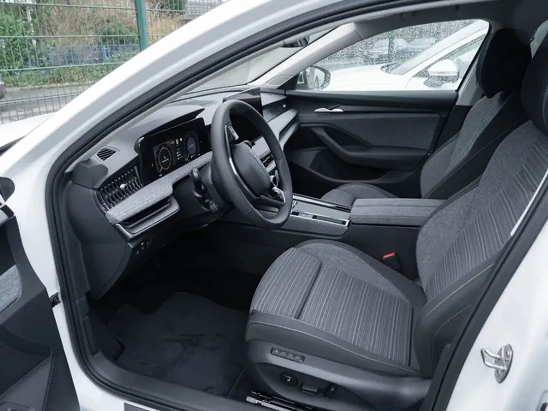 Skoda Superb - Thumbnail 9