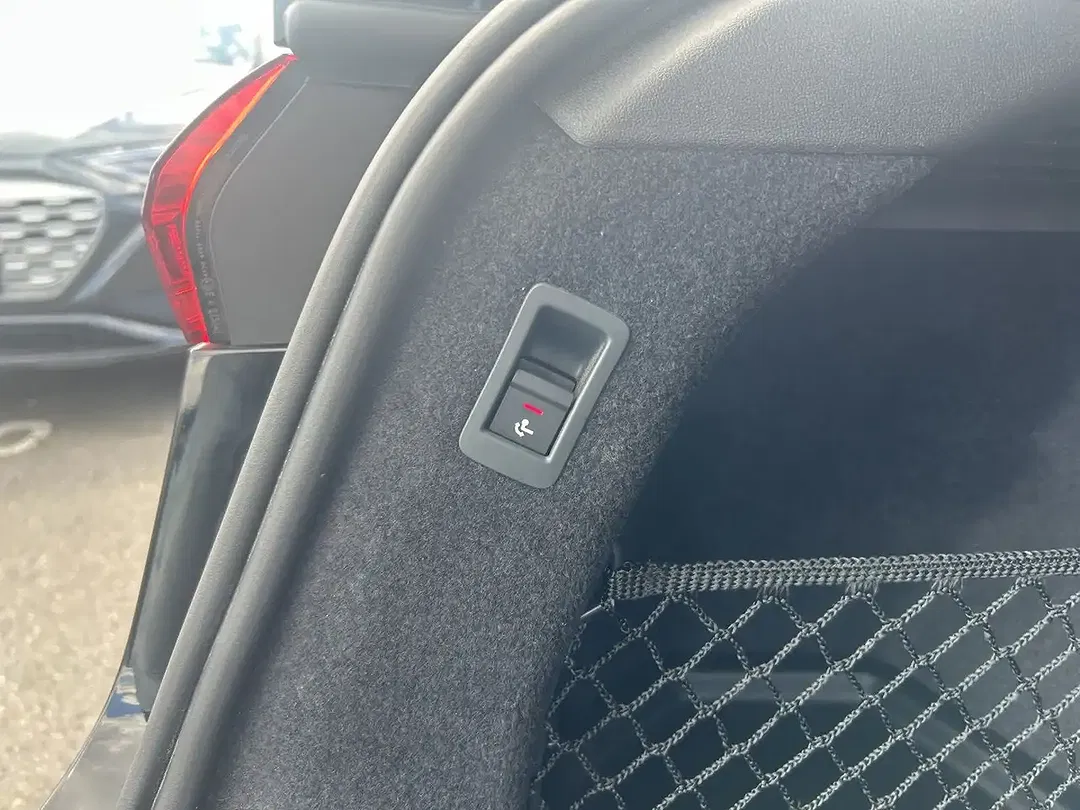 Audi A6 e-tron - Thumbnail 13