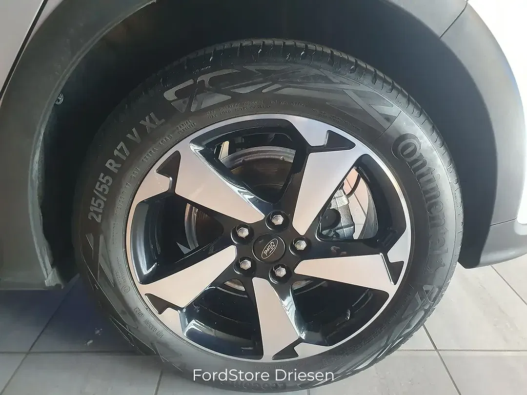Ford Focus - Thumbnail 10