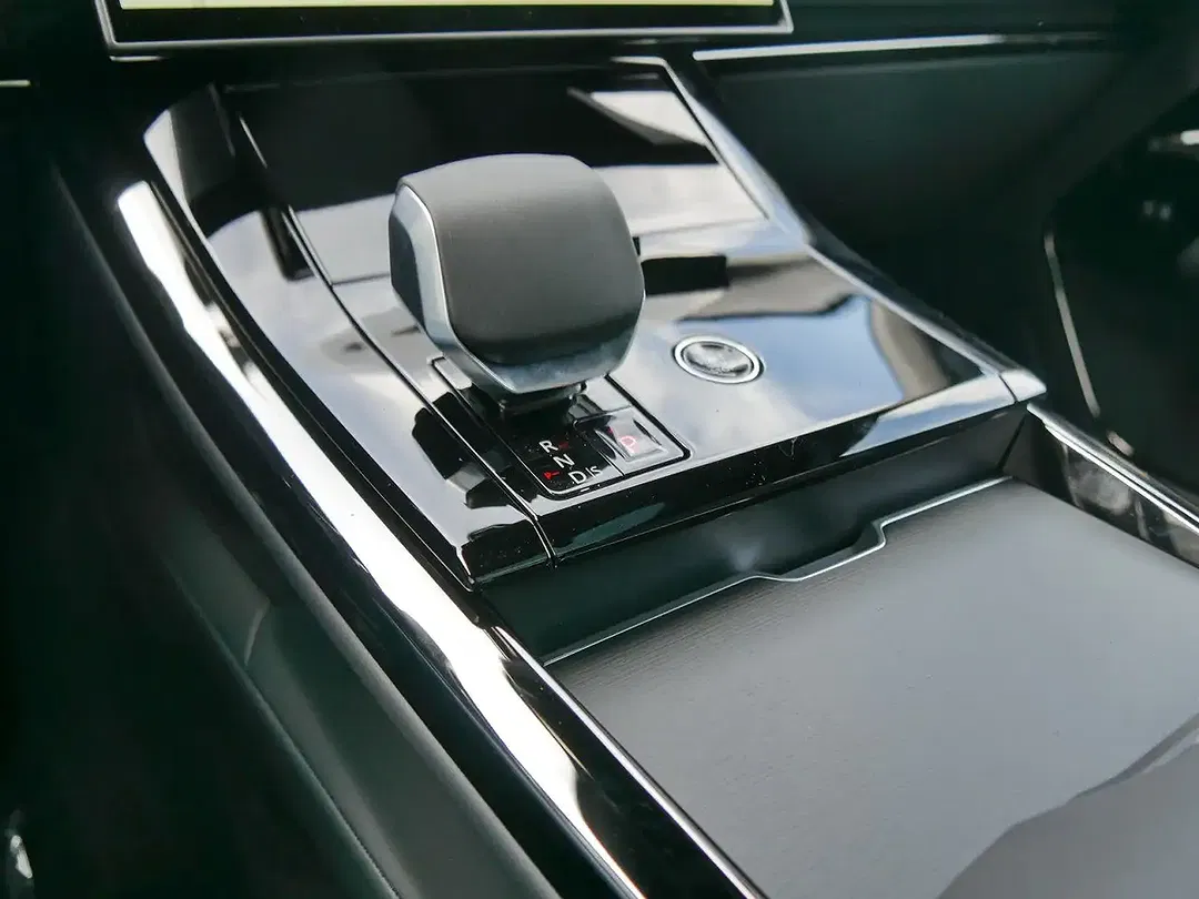 Land Rover Range Rover Sport - Thumbnail 14