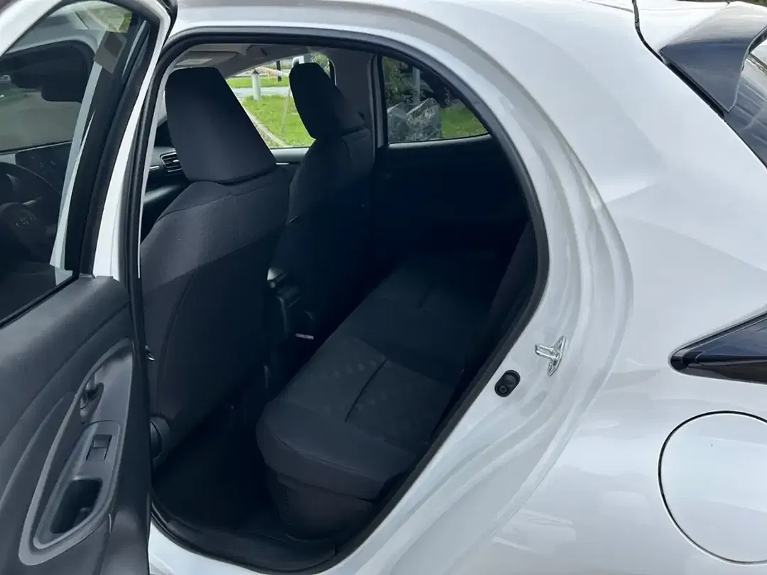Toyota Yaris - Thumbnail 12