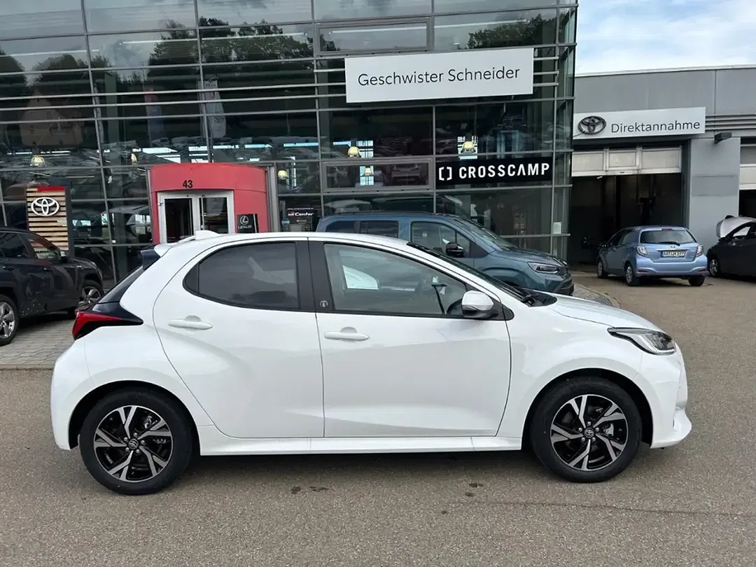 Toyota Yaris - Thumbnail 3