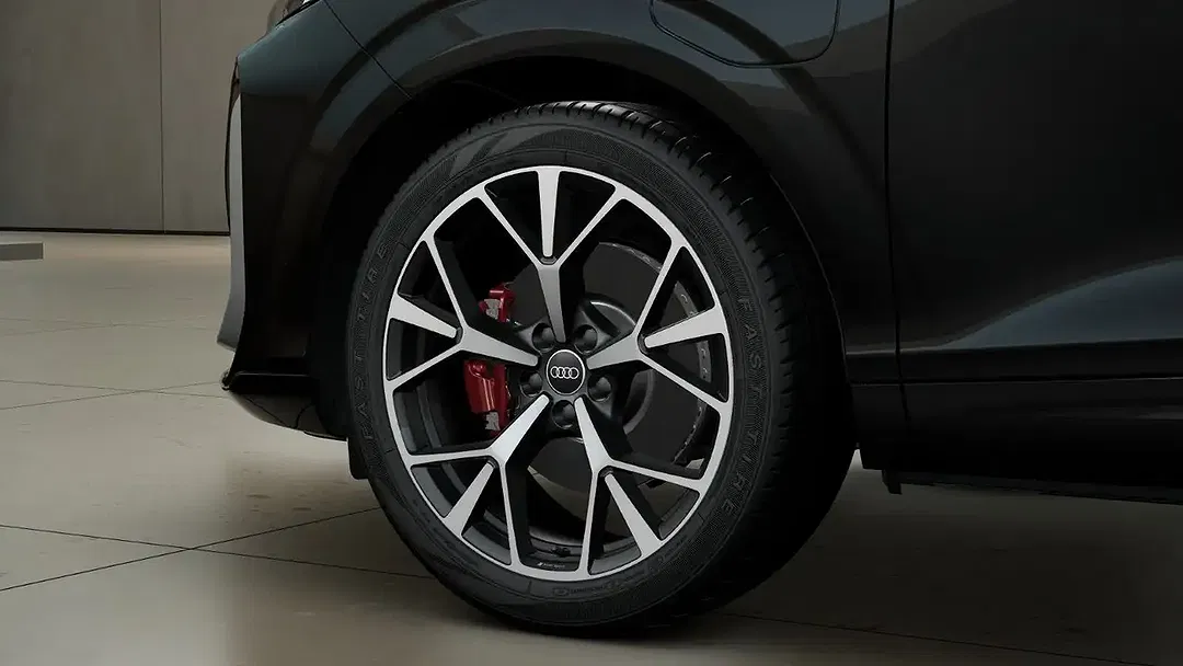 Audi Q3 - Thumbnail 12