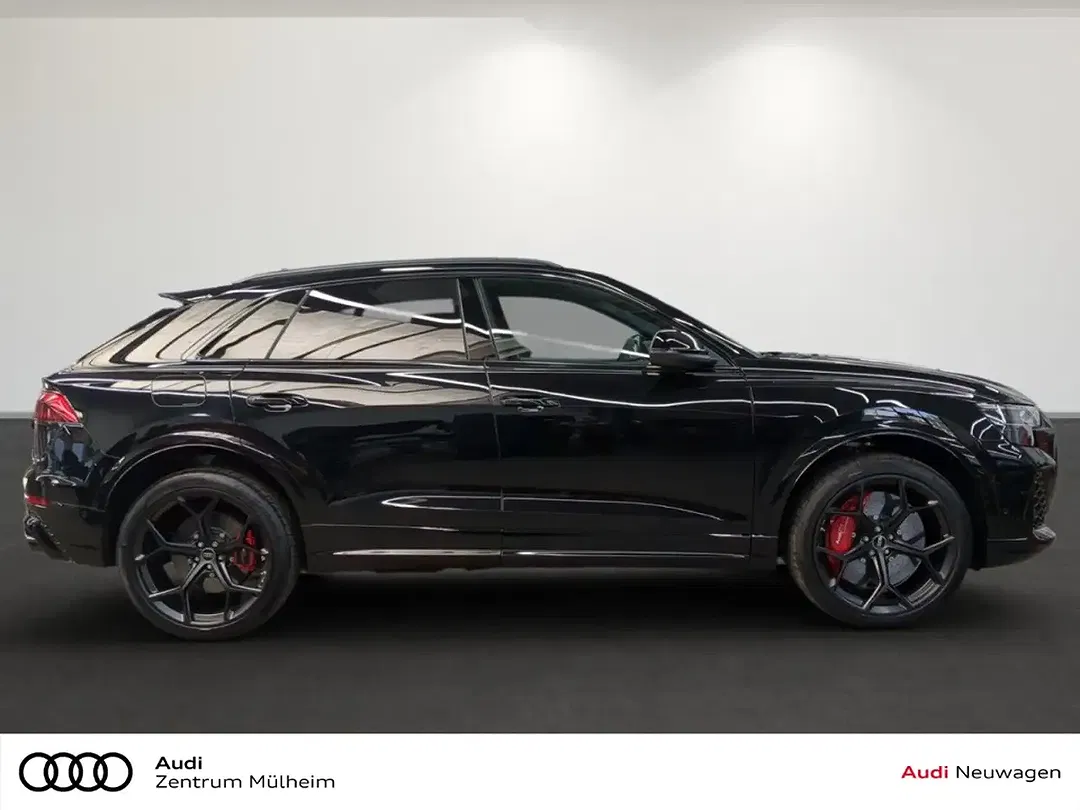 Audi RS Q8 - Thumbnail 2