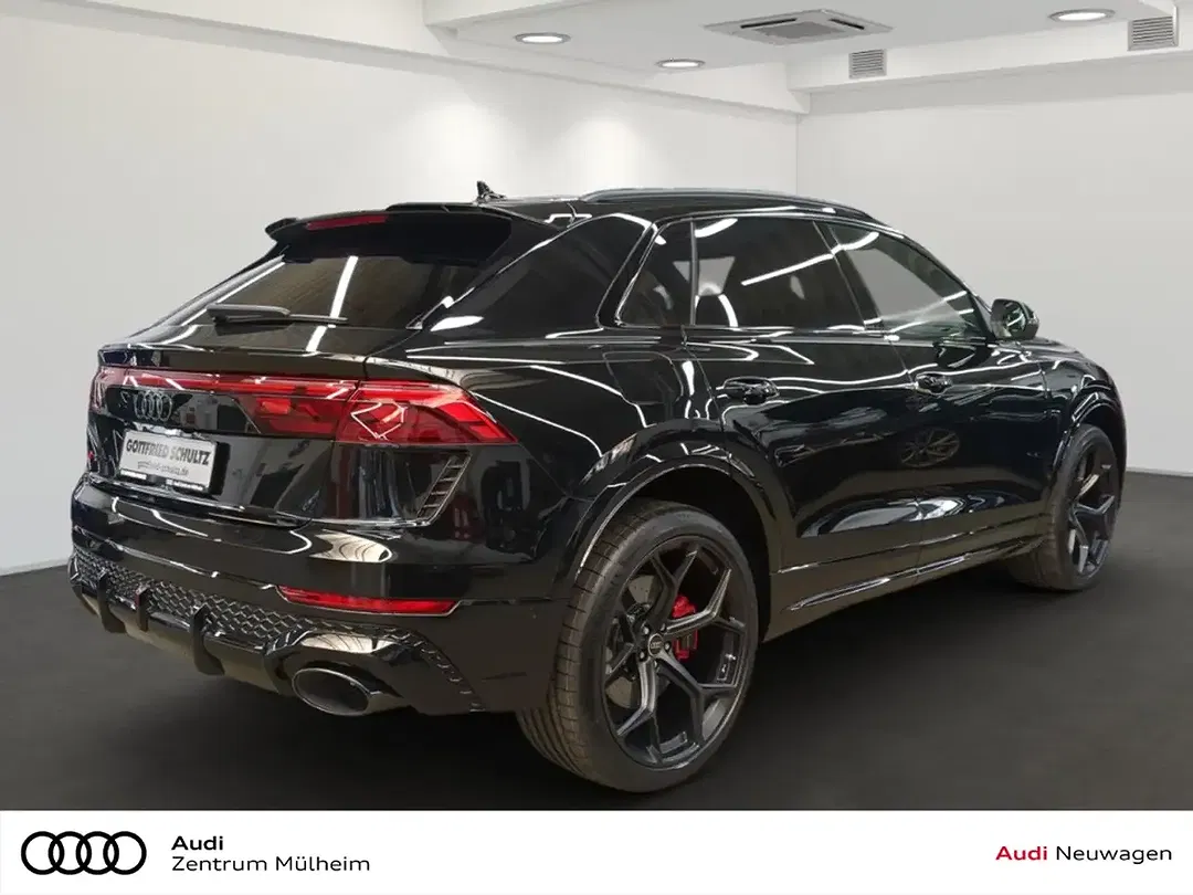 Audi RS Q8 - Thumbnail 3