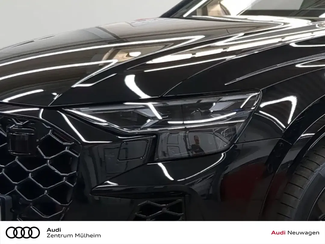 Audi RS Q8 - Thumbnail 4
