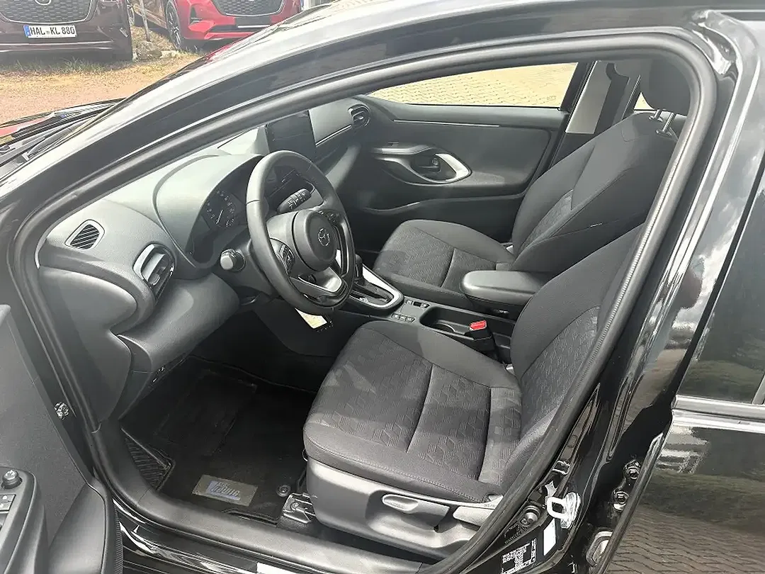 Mazda 2 - Thumbnail 8