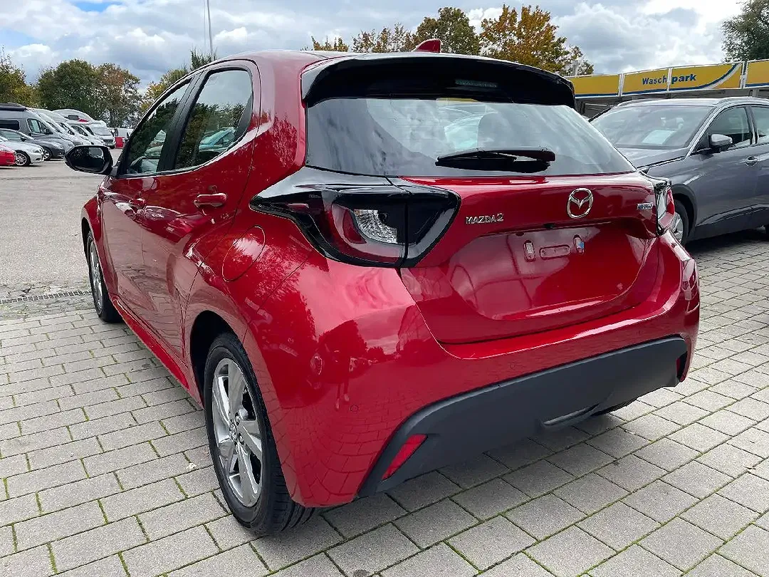 Mazda 2 - Thumbnail 3