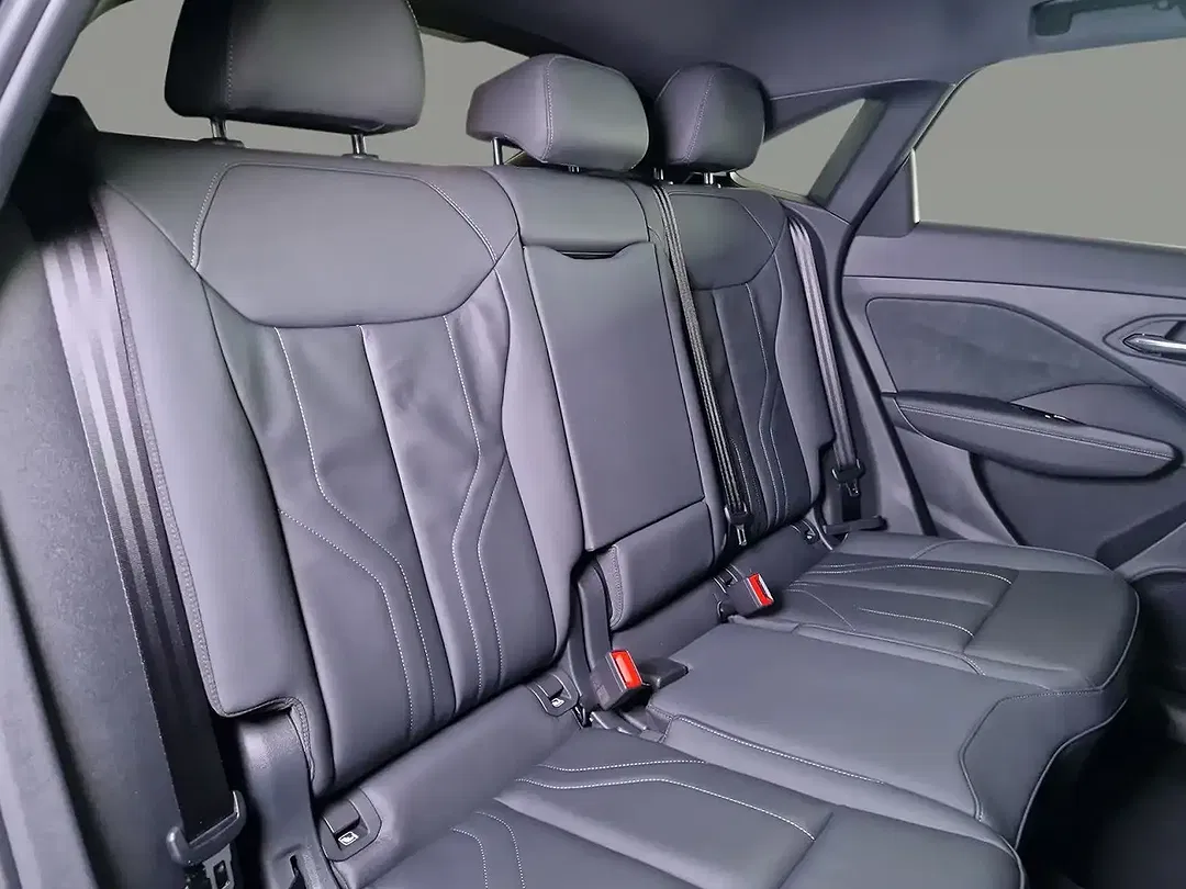 Audi Q3 - Thumbnail 11