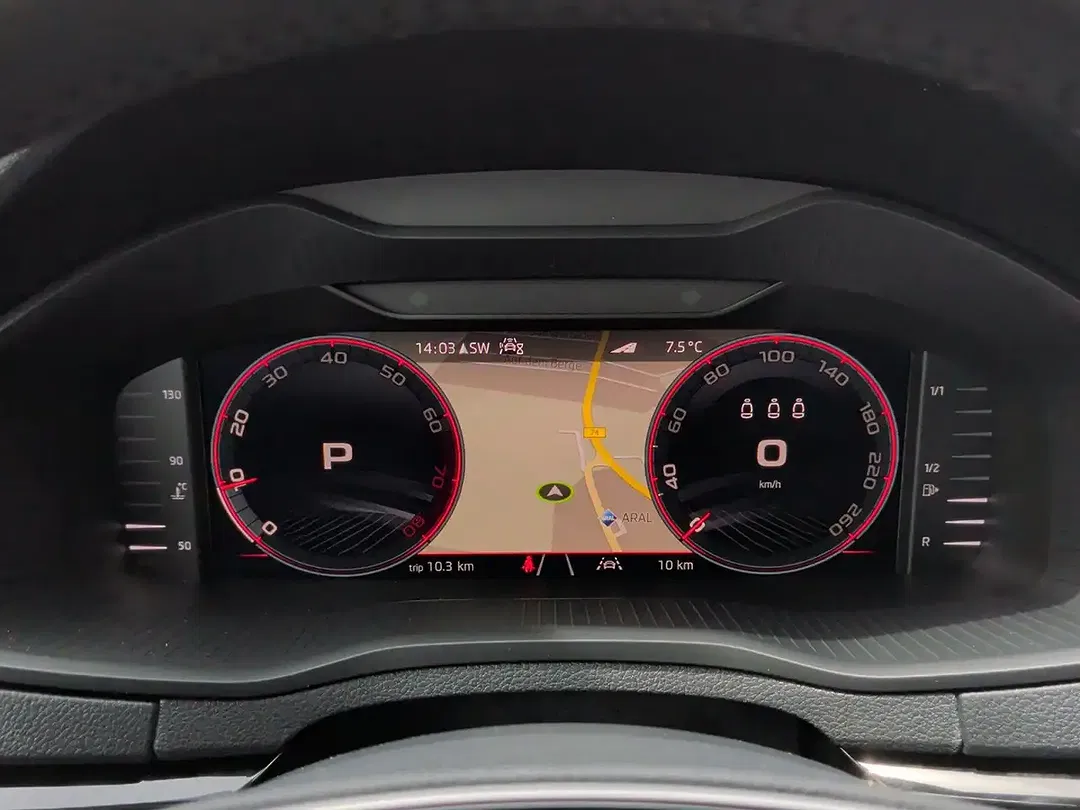 Skoda Karoq - Thumbnail 9