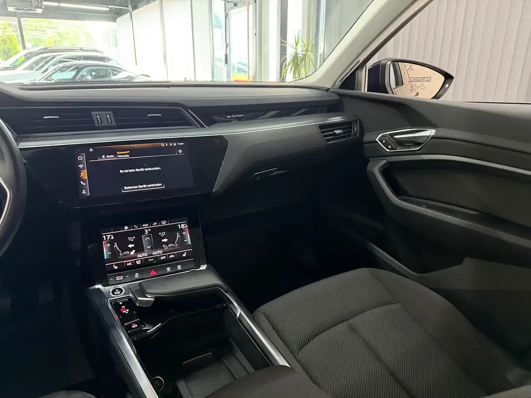 Audi e-tron - Thumbnail 11