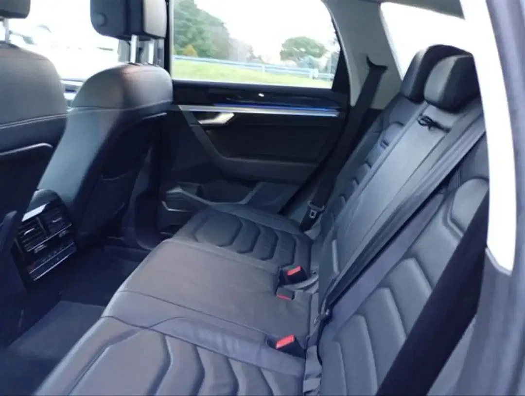 Volkswagen Touareg - Thumbnail 7