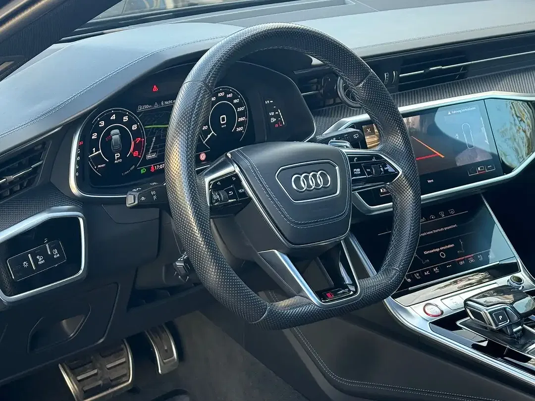 Audi RS6 - Thumbnail 4