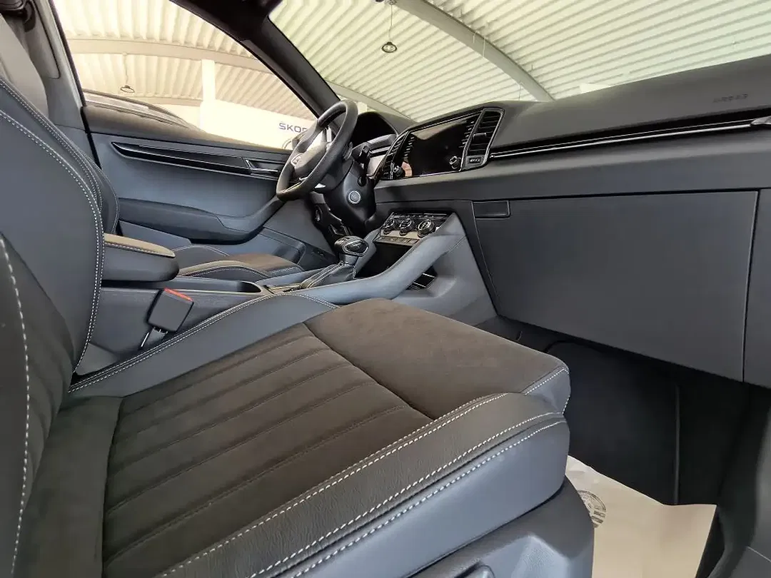 Skoda Karoq - Thumbnail 6